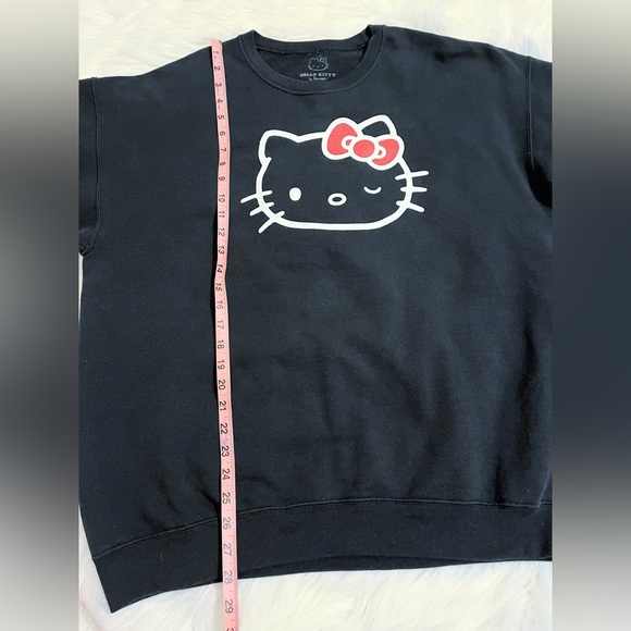 Hello Kitty Sanrio Women’s Sweatshirt Size L-Runs Large - Picture 10 of 10
